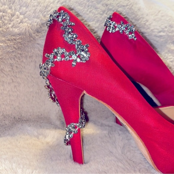 Badgely Mischka Red Serra Rhinestone Wrapped Embelished pumps Ladies 6 EUC - Picture 5 of 8